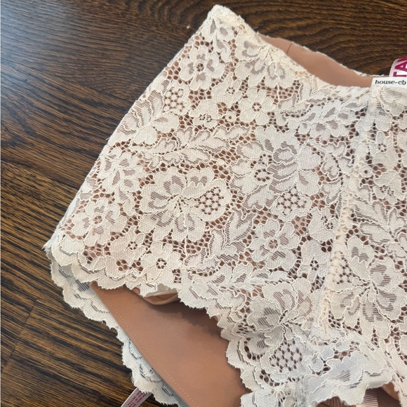 House of CB Cream Lace High Waist Shorts - Picture 4 of 6